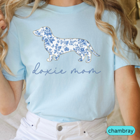 Load image into Gallery viewer, Doxie Mom T-Shirt, Blue Toile Floral Dachshund Design, Cute Gift for Dog Lovers, Comfort Colors Stylish Women&#39;s Tee, Blue Chinoiserie Dog
