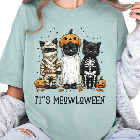 Halloween Cats in Costumes Tee