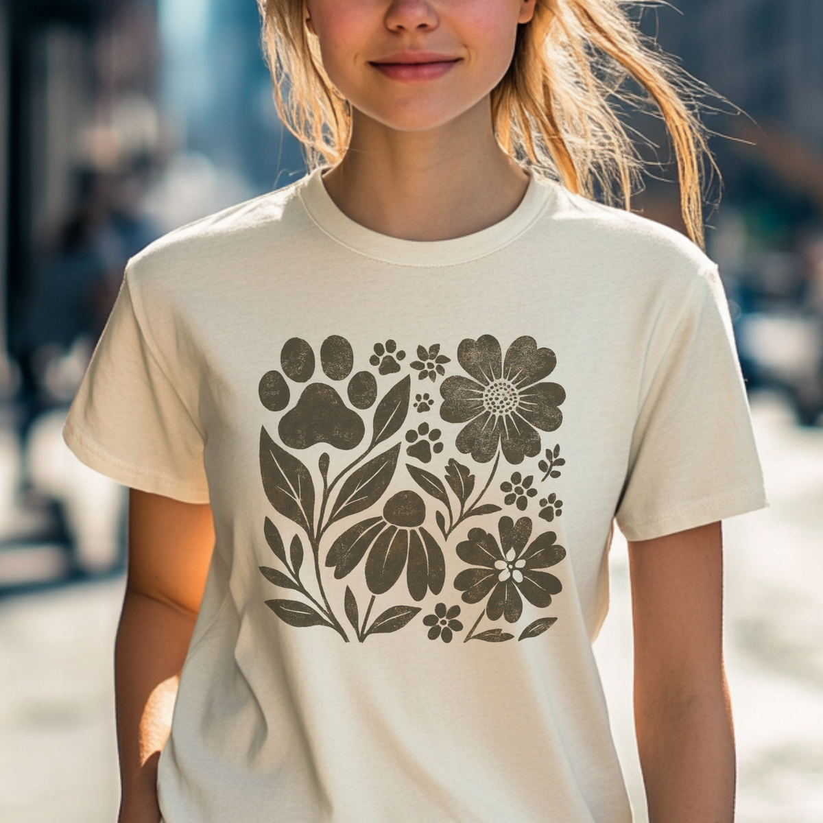 Retro Floral Paw Print Shirt Boho Dog Lover Tee Nature-Inspired Pet Mom Gift Vintage Botanical Animal T-Shirt